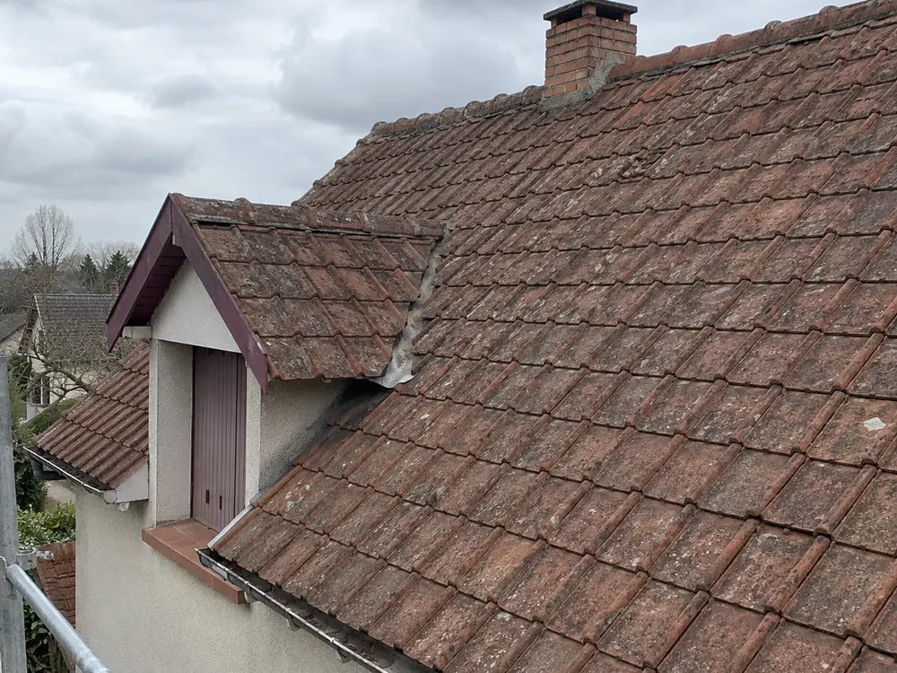 Avant · Versant à lucarne remis à neuf